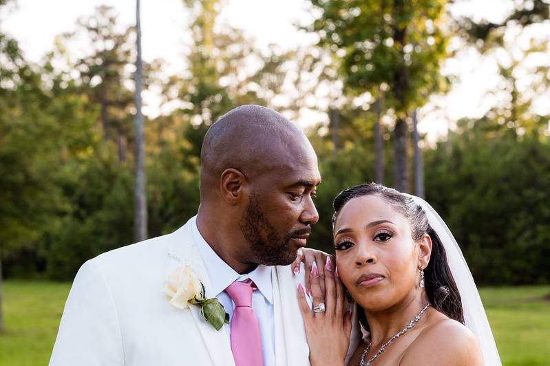 Raymond and Wilson — romantic bridge portrait