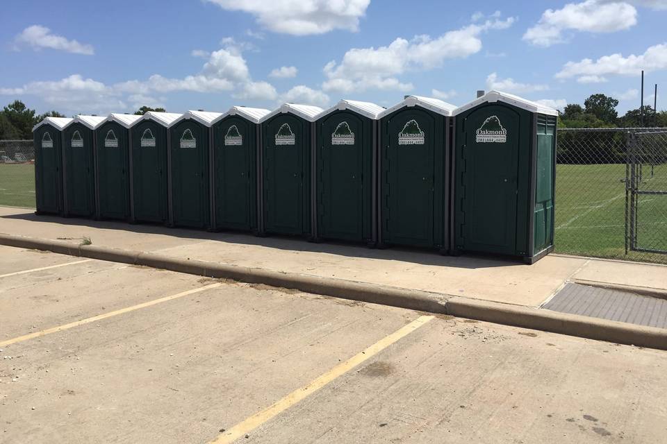 Single portable restroom units