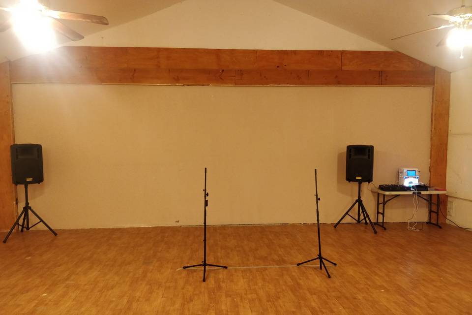 Speakers and mic stands (rent)