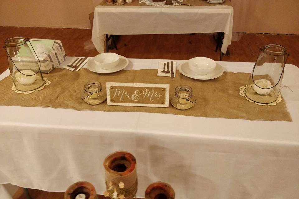 Head table closeup