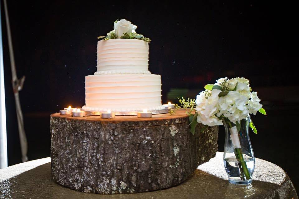 Cake and toss bouquet