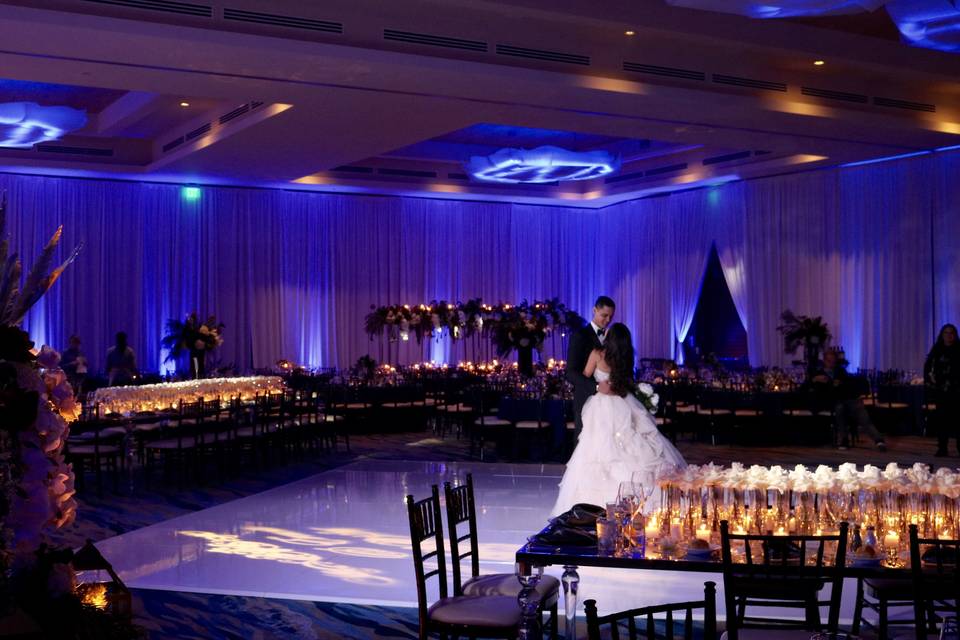 Full Room Up-lighting