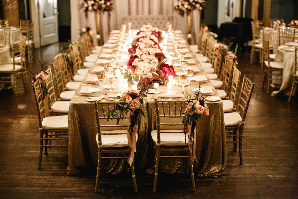 Gold linens for a rectangular table