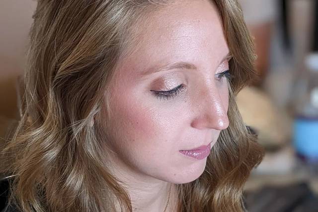 Shimmery eye makeup