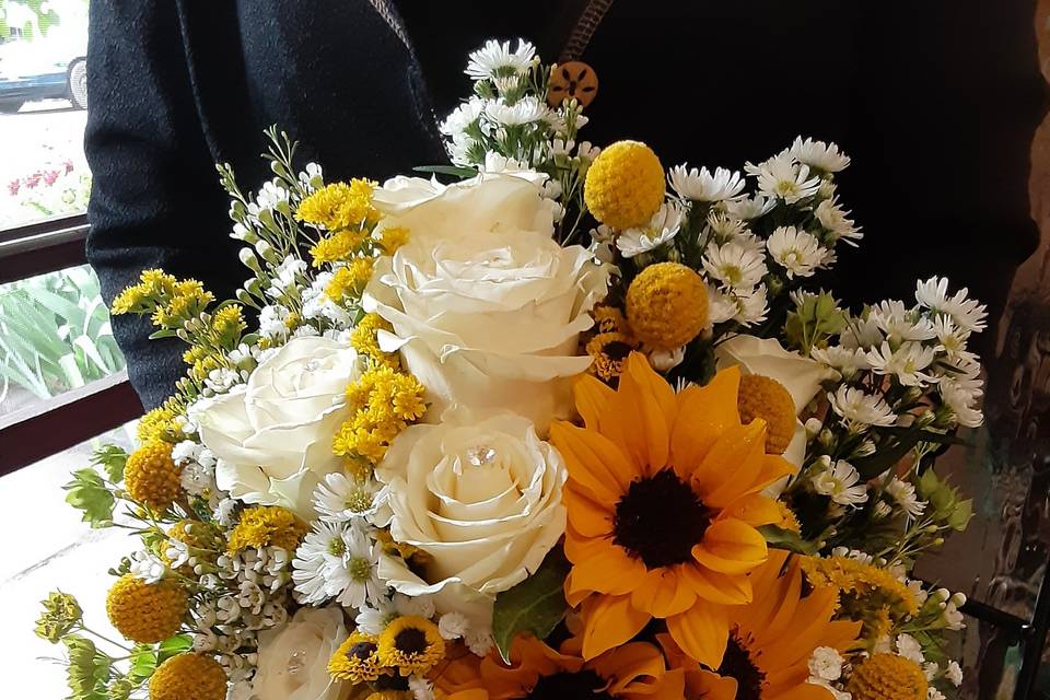 Bride loves Sunflowers...