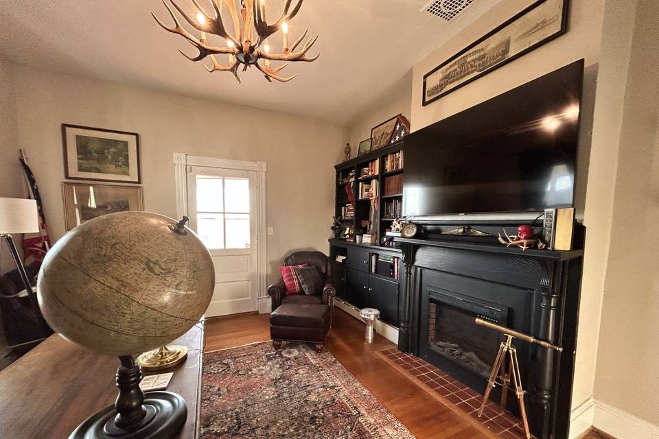 Groomsmen Parlor