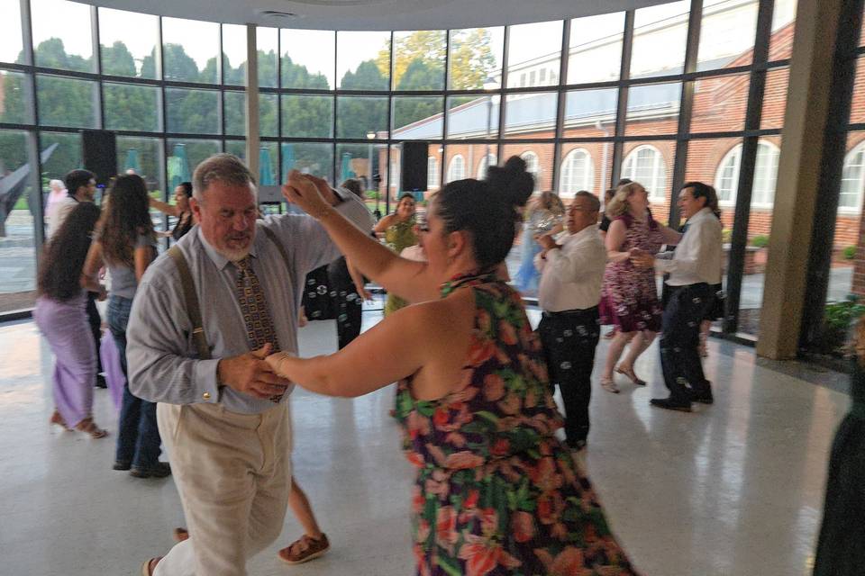 Everbody dancing!
