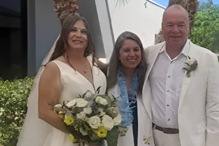 Cheers to the happy couple!