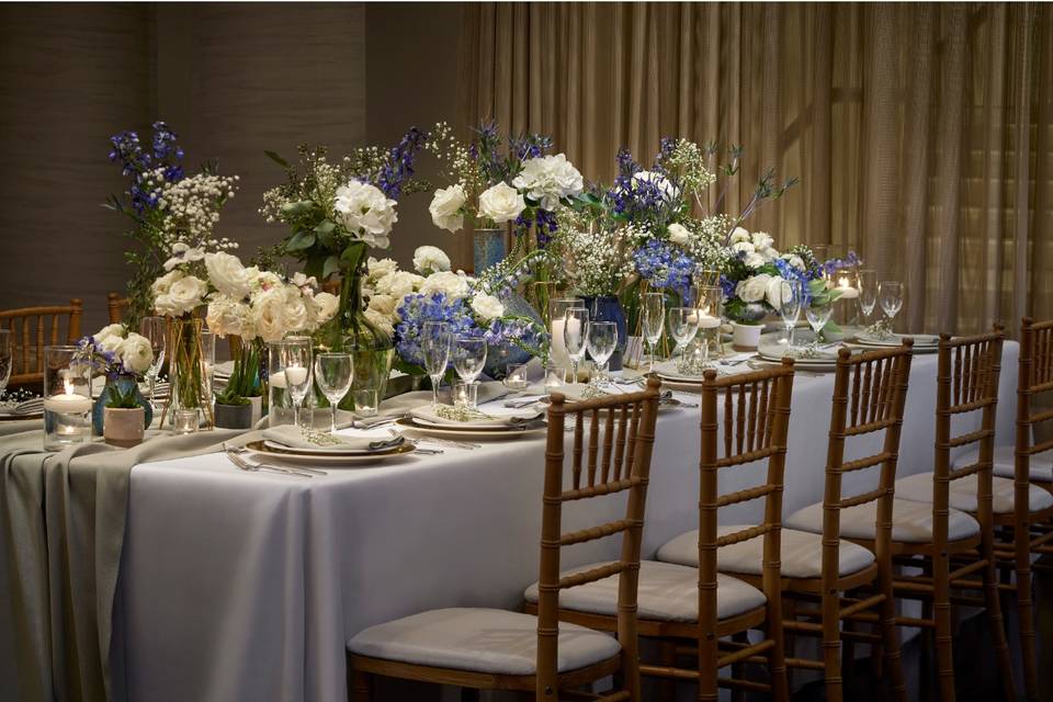 Promenade King Table Setting