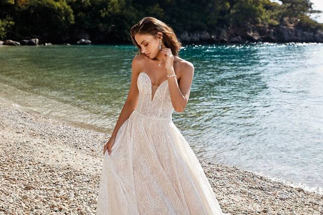 Sweetheart neckline wedding dress