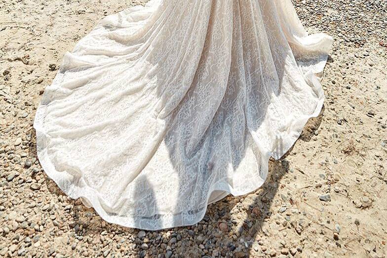 Backless wedding dress