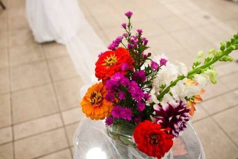 A touch of color to your aisle runners.