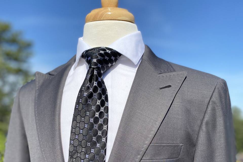 Graphite peak lapel