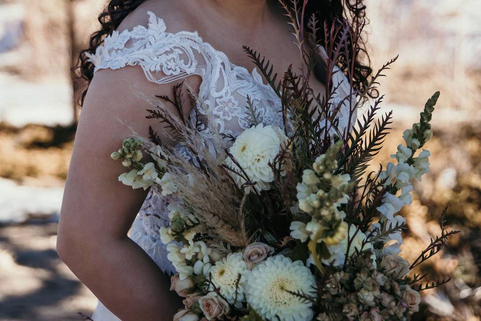 The bride with florals