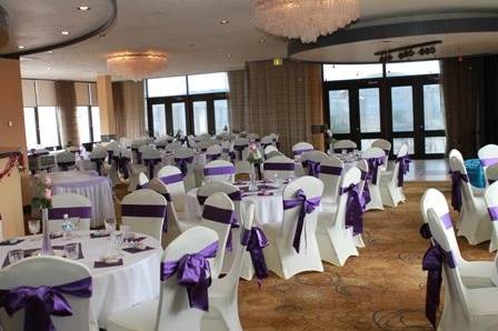 Another beautiful wedding in purple and white.