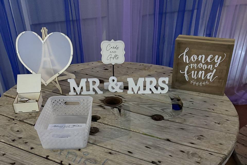 Decorative table