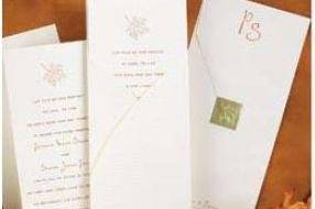 Elite The layered look of this pocket wrap gives your invitation a rich and elegant appearance. Change the design at the top to match the theme or season of your wedding. 4