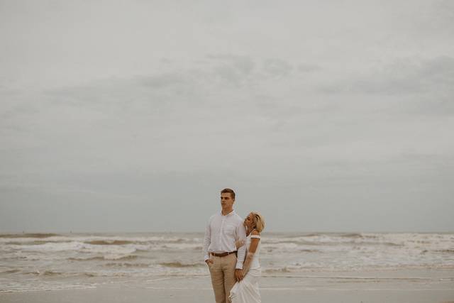 Bride & Groom at the beach