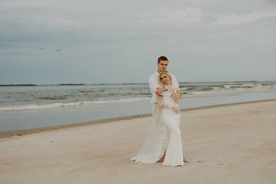 Bride & Groom at the beach