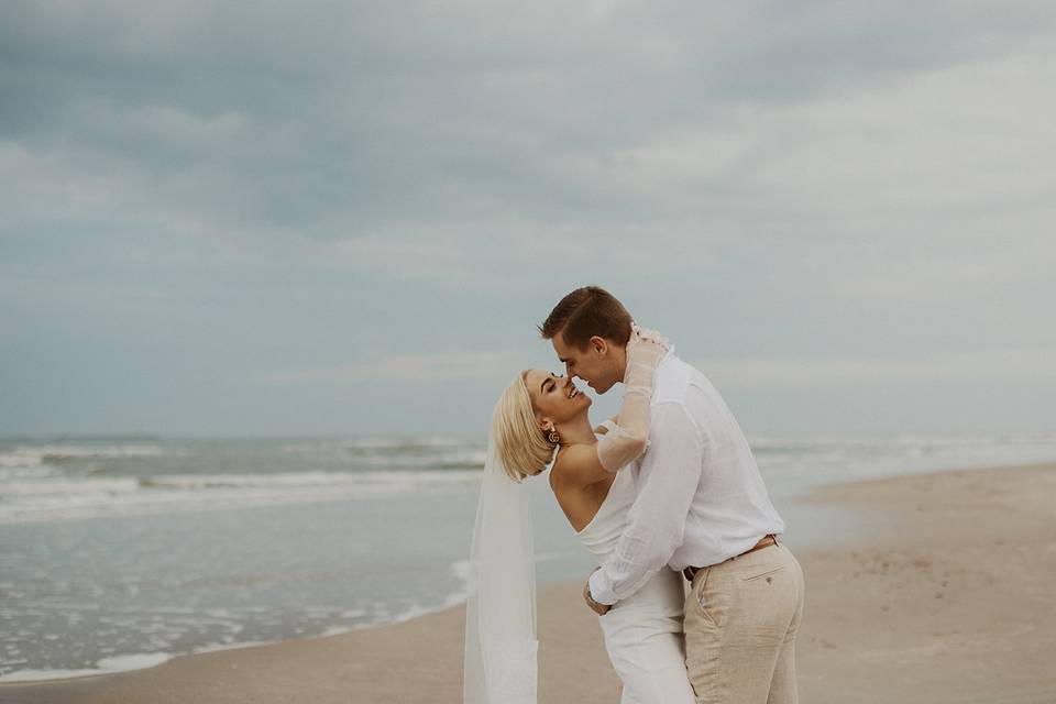 Bride & Groom at the beach