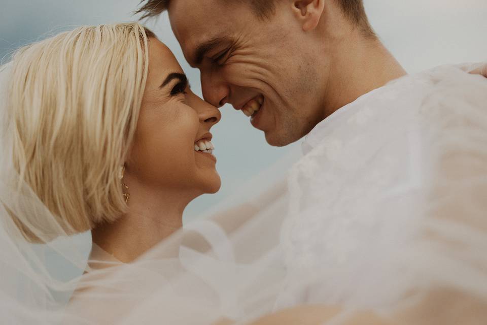 Bride & Groom at the beach