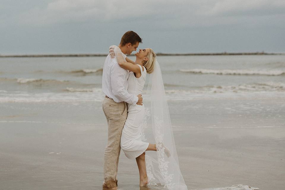 Bride & Groom at the beach