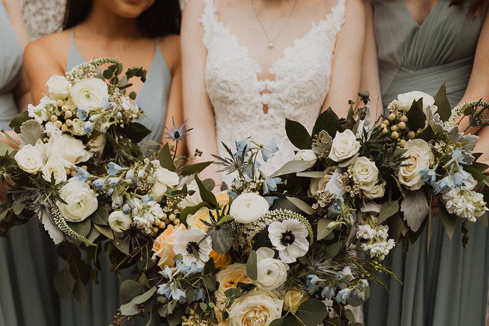 Bridesmaids bouquets