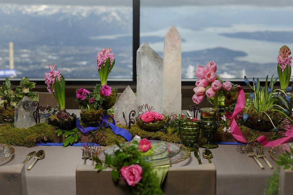 Leafy table setting