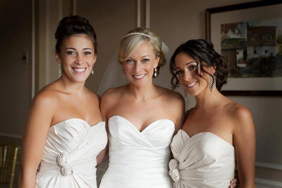 Brides with sisters