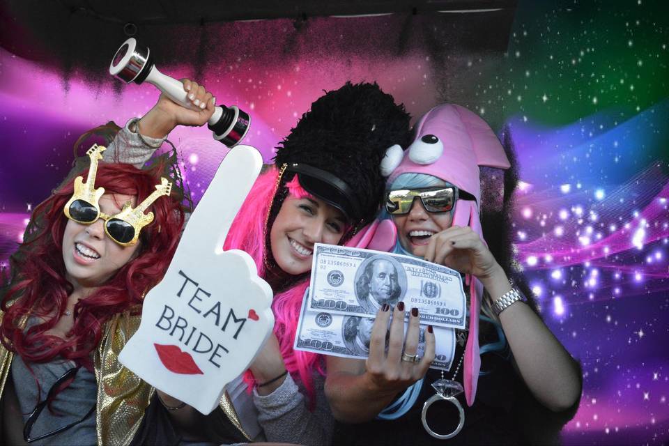 Friendly Lens Photobooths