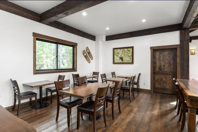Breakfast area in lodge