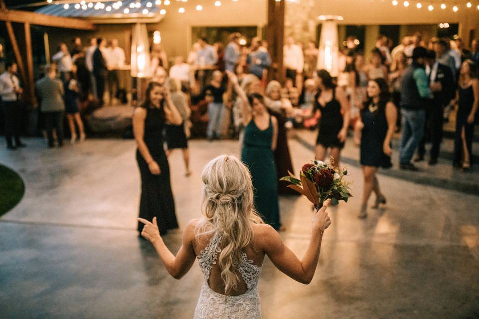 Bouquet toss