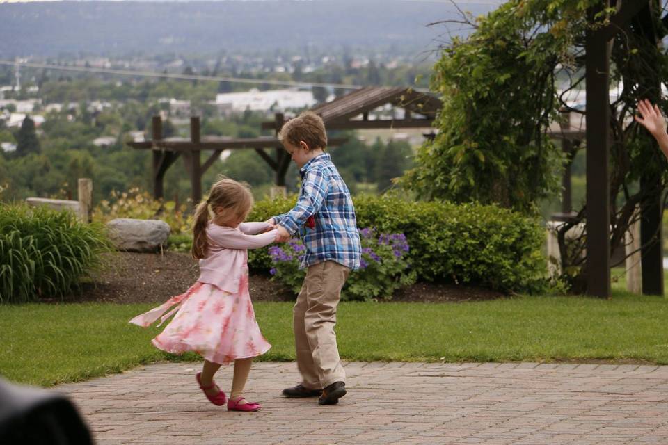 Kids dancing