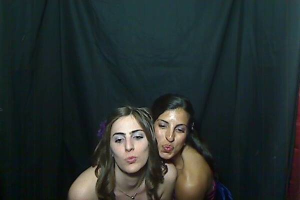 Be Famous Photo Booth co.