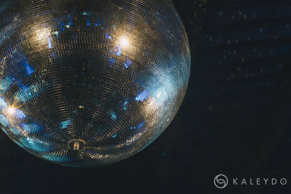 Mirror ball