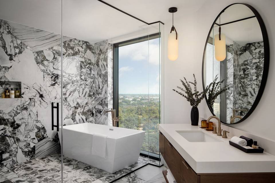 Suite Bathroom