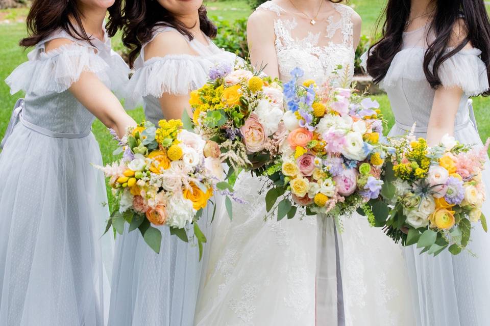 Bridesmaids and bouquets