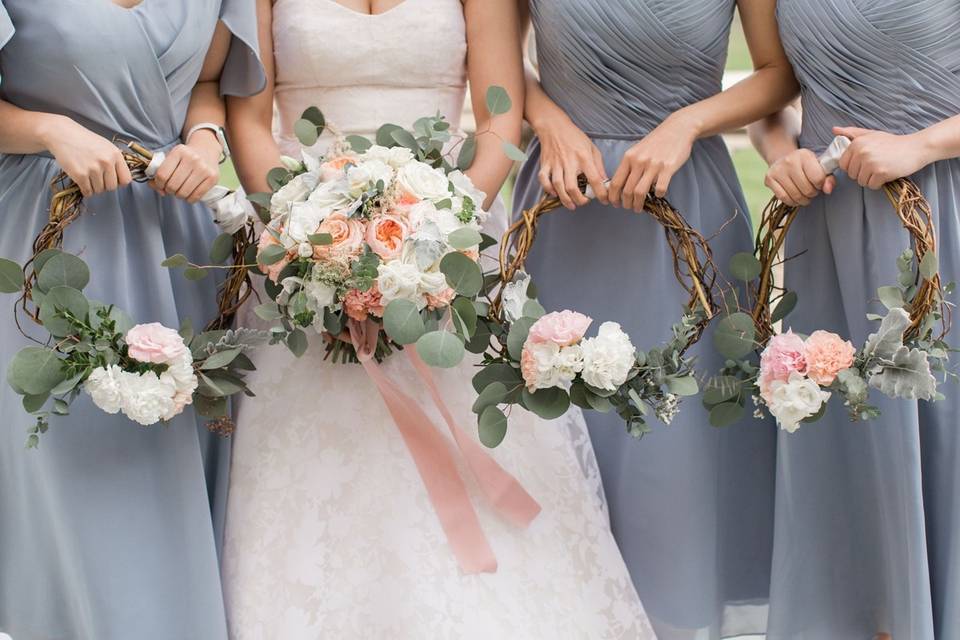 Bridal bouquet and wreath