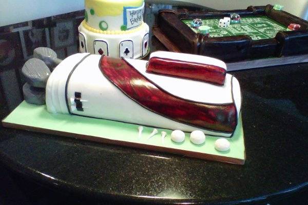 Golf bag groom's cake