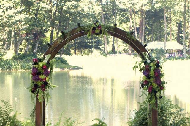 Beautiful outdoor ceremony spot