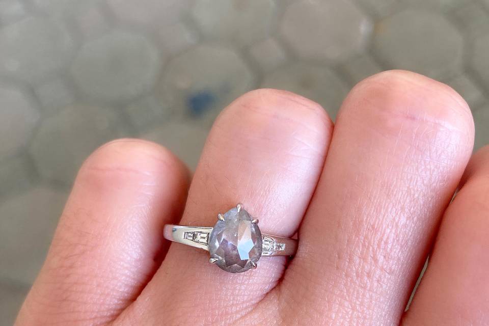 Pear diamond ring