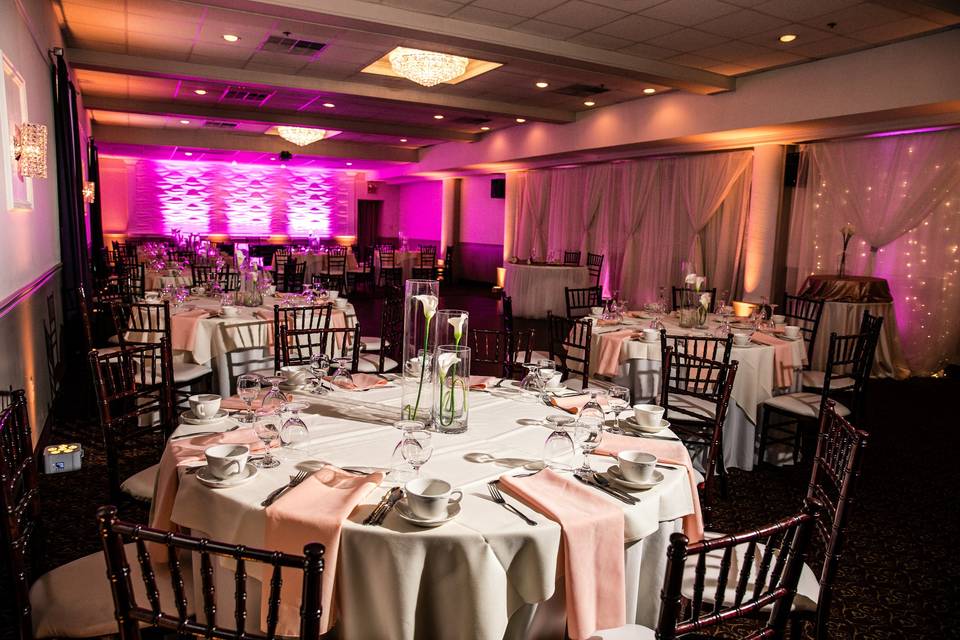 Table setting and pink napkins