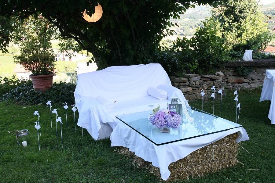 White decor and hay