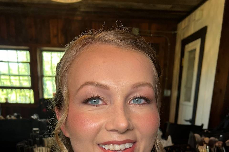 Soft glam makeup