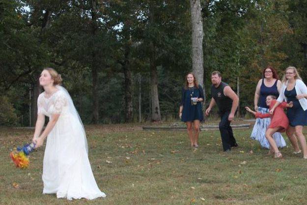 Bouquet toss
