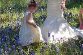 The bride with the flower girl