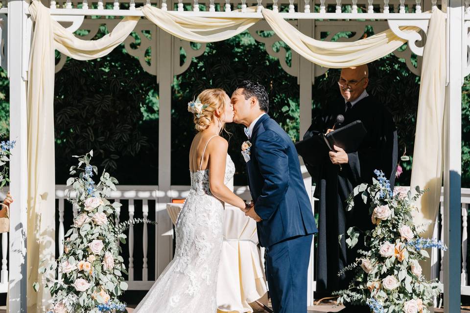 Ceremony Pillars Decor