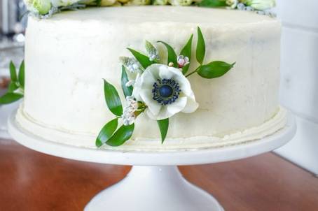 Elopement Cake Flowers