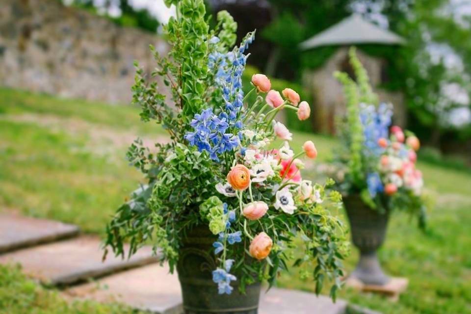 Ceremony pedestal arrangements