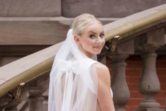Over the Shoulder Glance